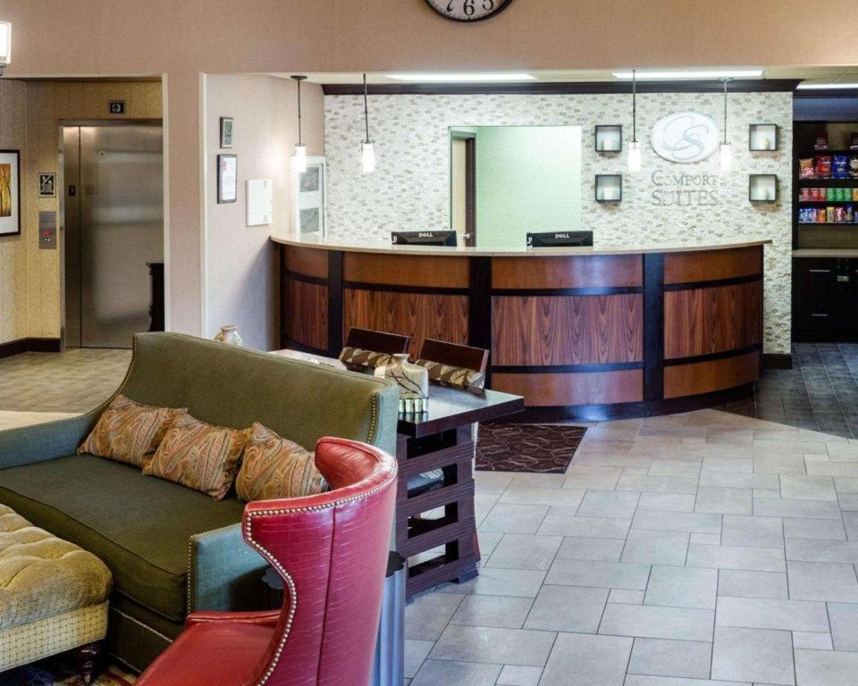 Comfort Suites Starkville Exterior foto